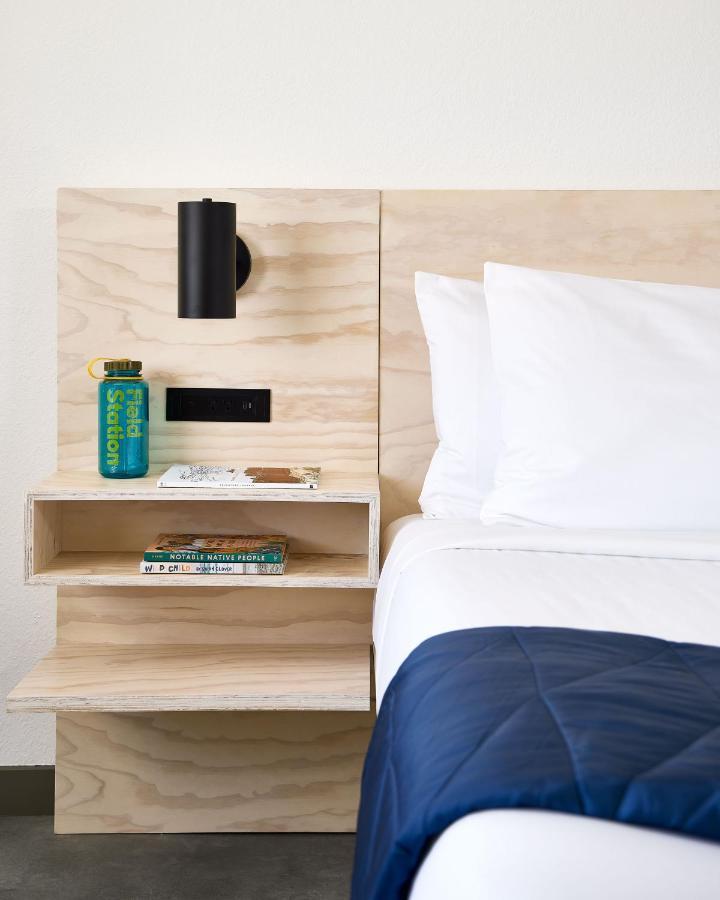 Field Station Joshua Tree Hotel ยุคคาแวลลีย์ ภายนอก รูปภาพ